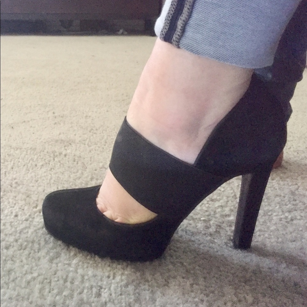 Jessica Simpson Black Suede Heel Pumps